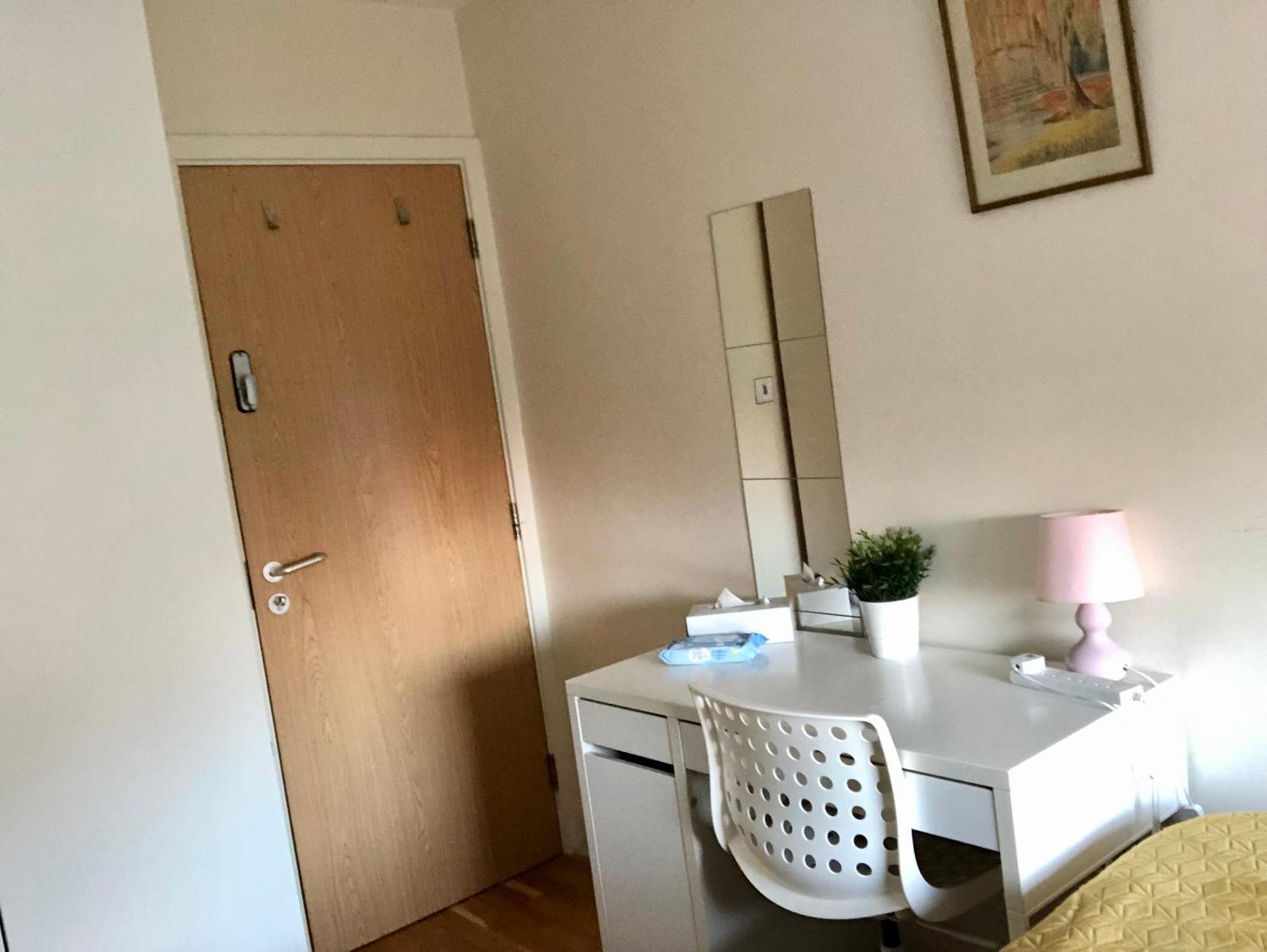 Metropolitan Coziness Private Bedrooms In Euston Station 161 Gasthuis Londen
