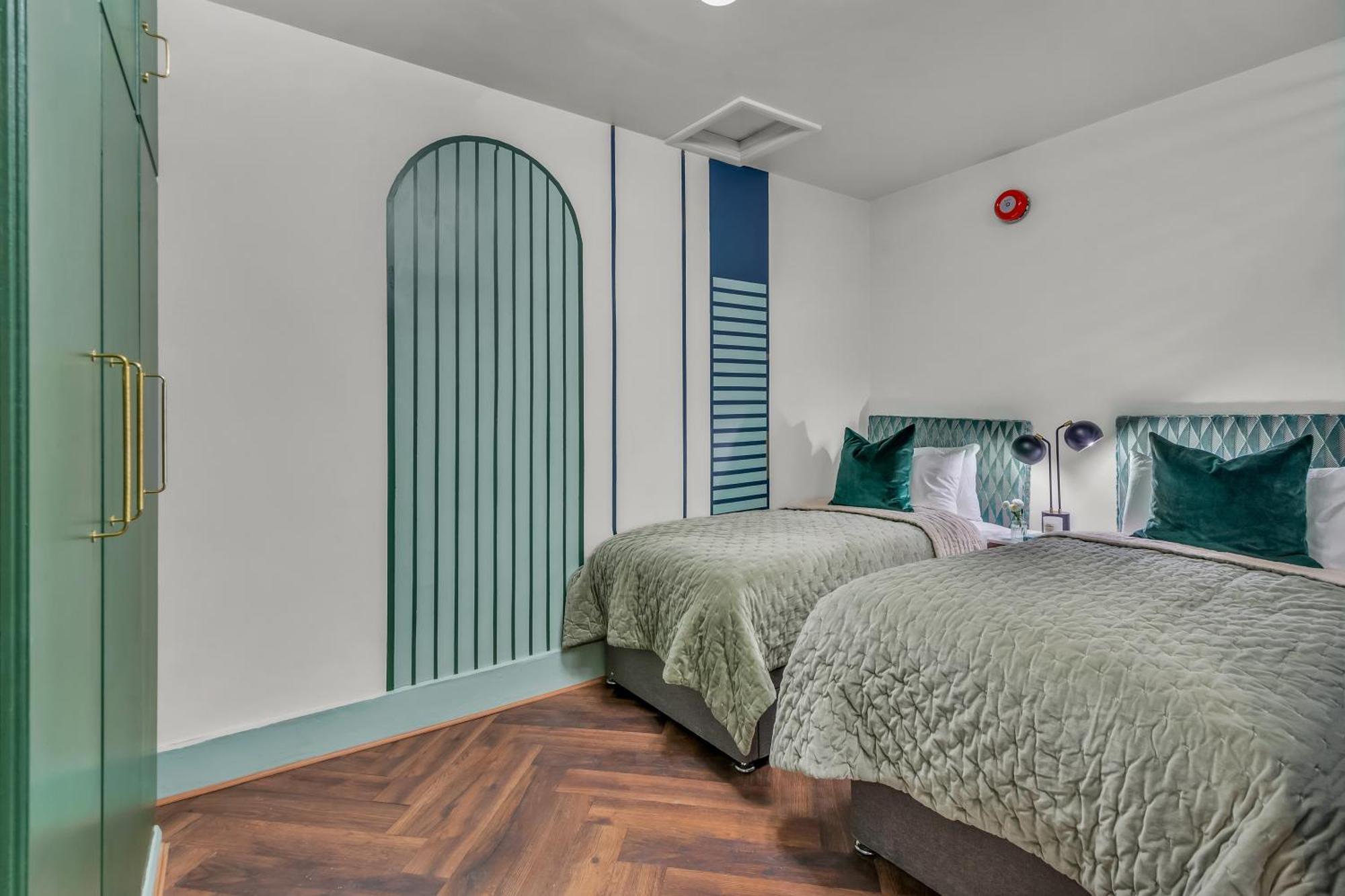 Apartment Mysquare Kensington Residences