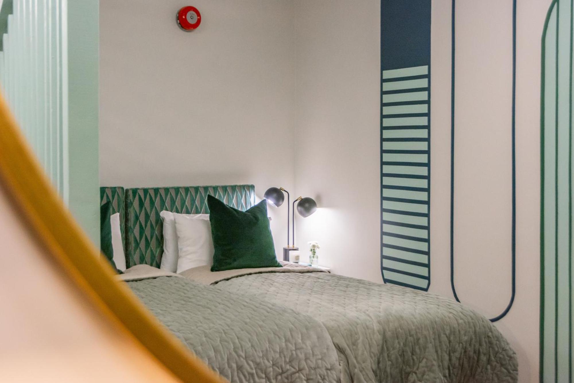 Mysquare Kensington Residences Apartment