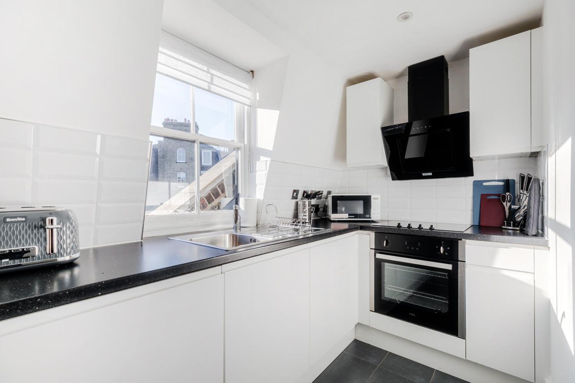 Regent's Park & Baker Street Modern Apartments!