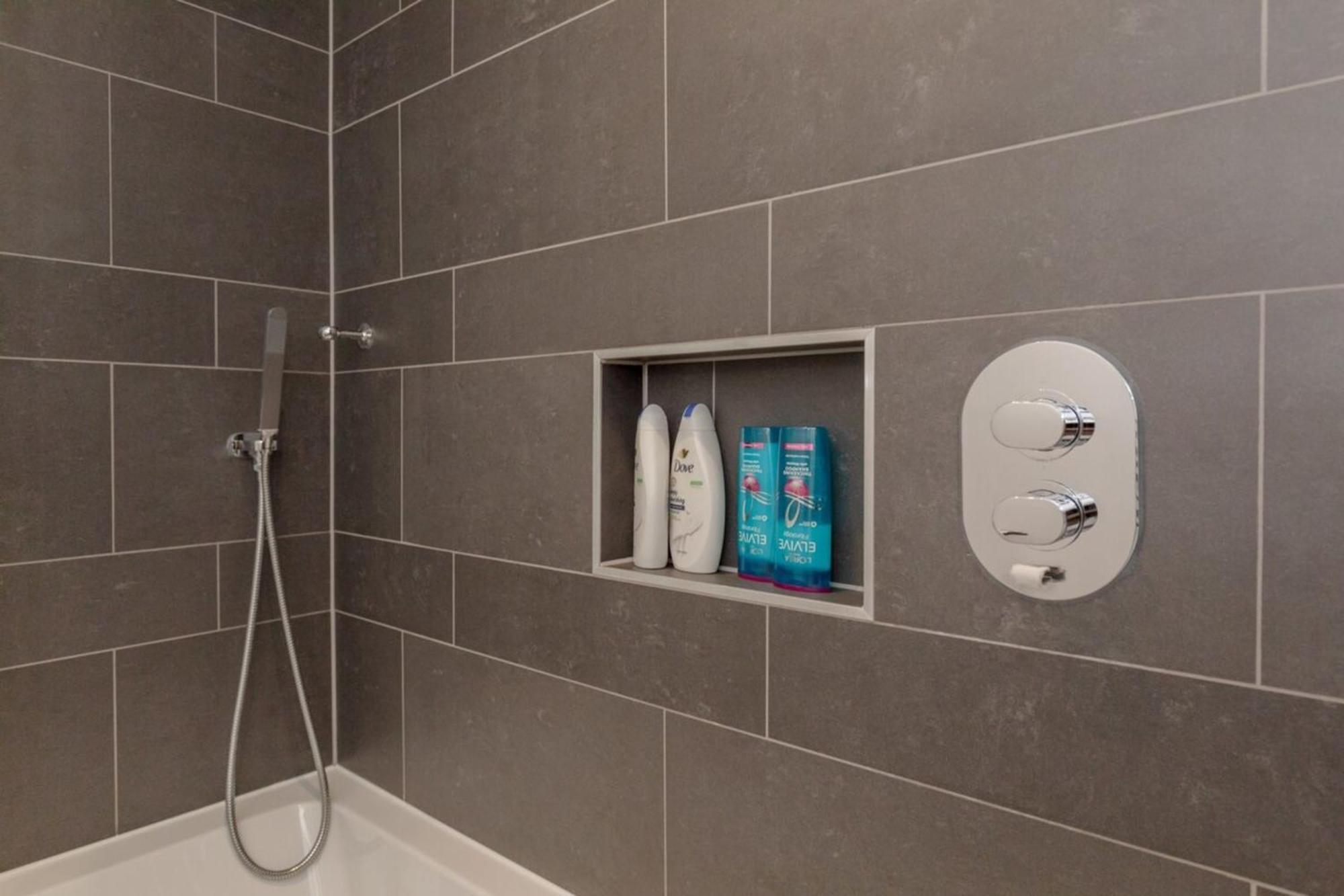 Elegant & Serene 2bd Flat Wroof Terrace Hoxton! Apartment