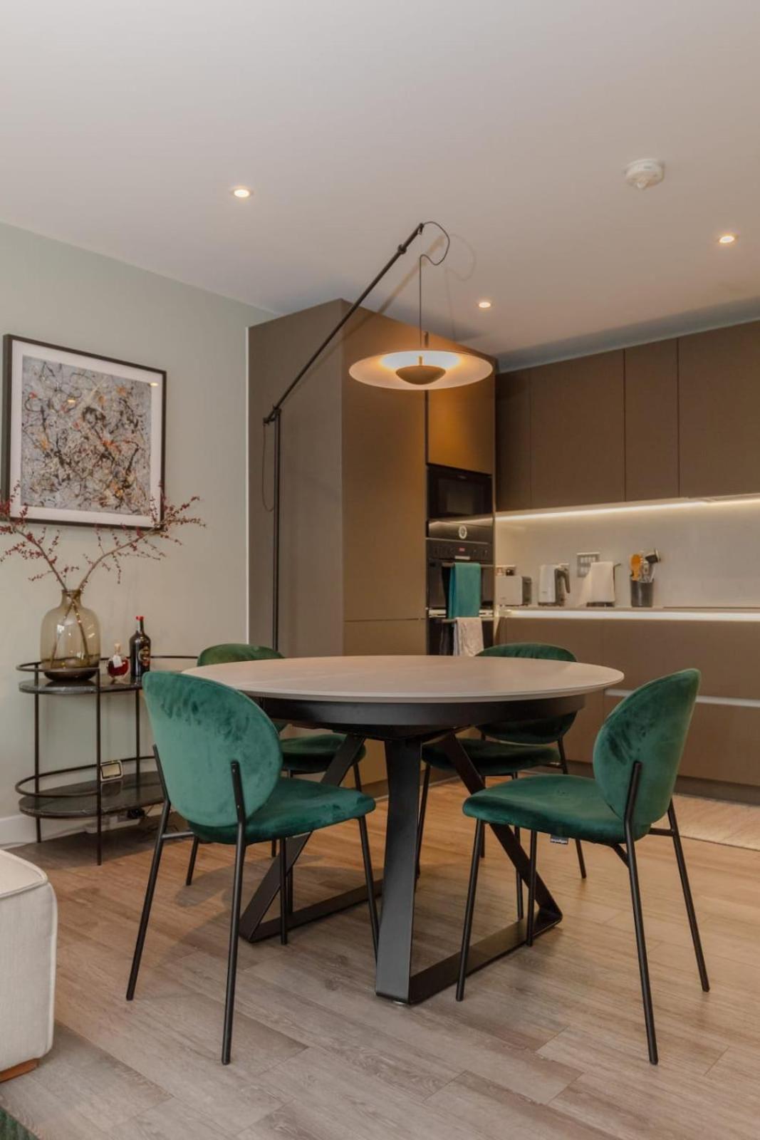 Elegant & Serene 2bd Flat Wroof Terrace Hoxton! * London