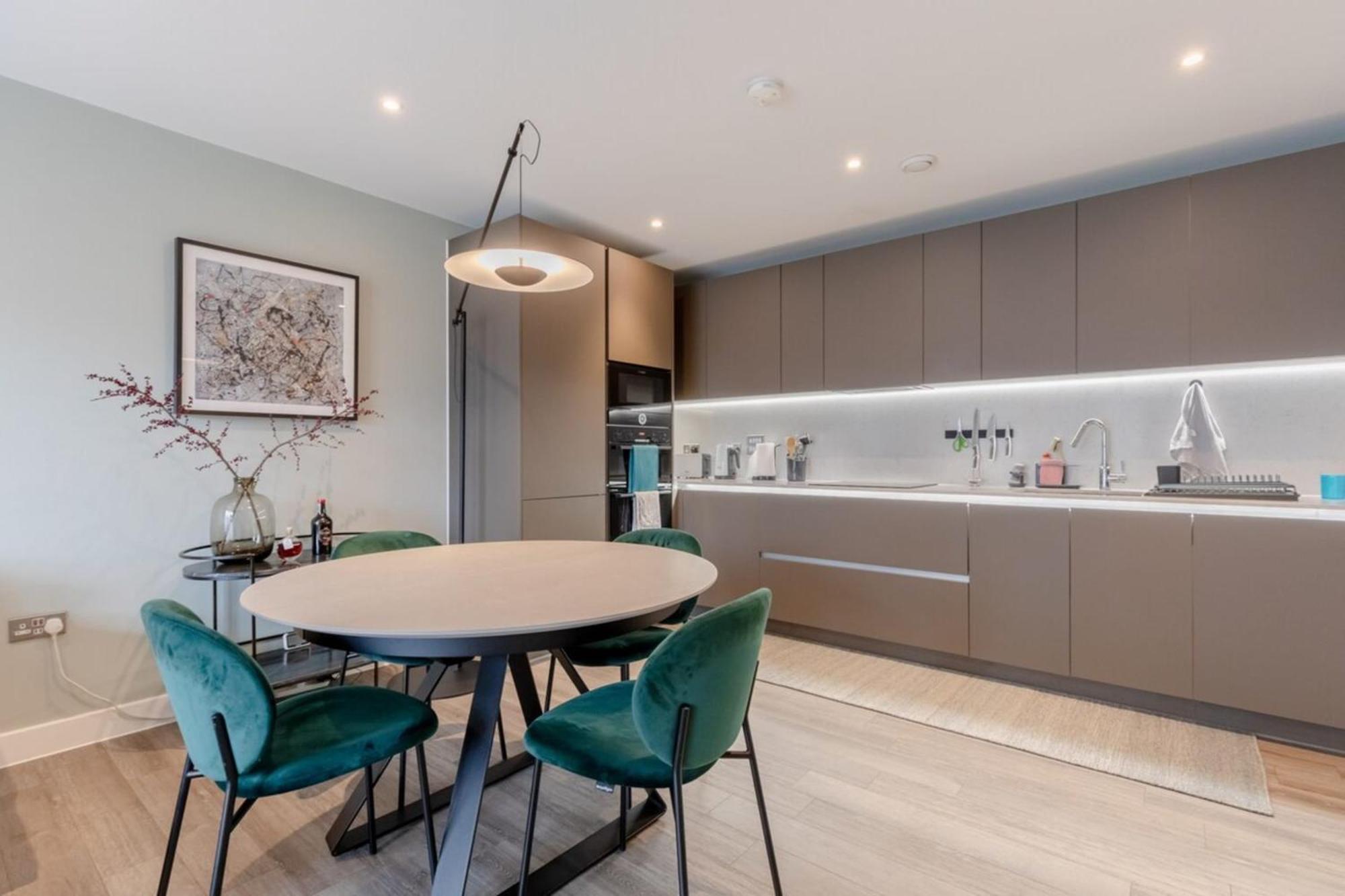 Elegant & Serene 2bd Flat Wroof Terrace Hoxton! London