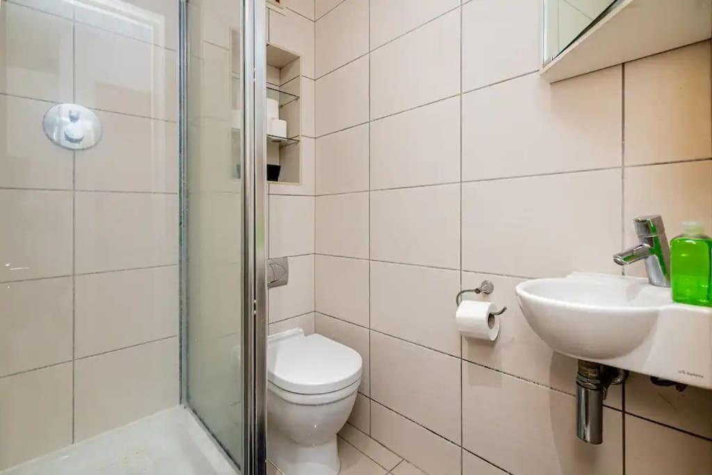 2br Flat Next To Eye On Lower Marsh 96a Leilighet London