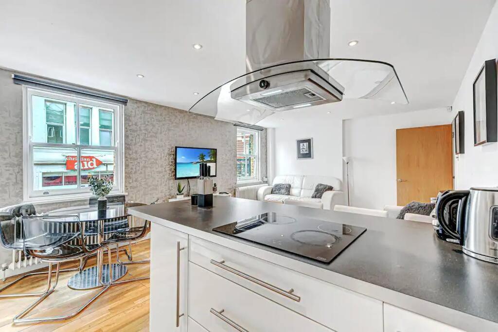 2br Flat Next To Eye On Lower Marsh 96a Leilighet London