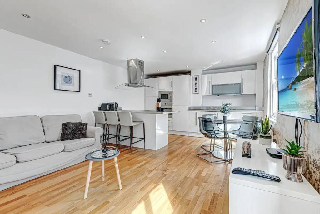 2br Flat Next To Eye On Lower Marsh 96a
