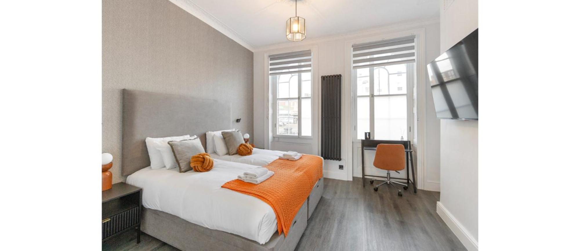 Leilighet Simplicity Meets Warmth: 1-bed Delight *