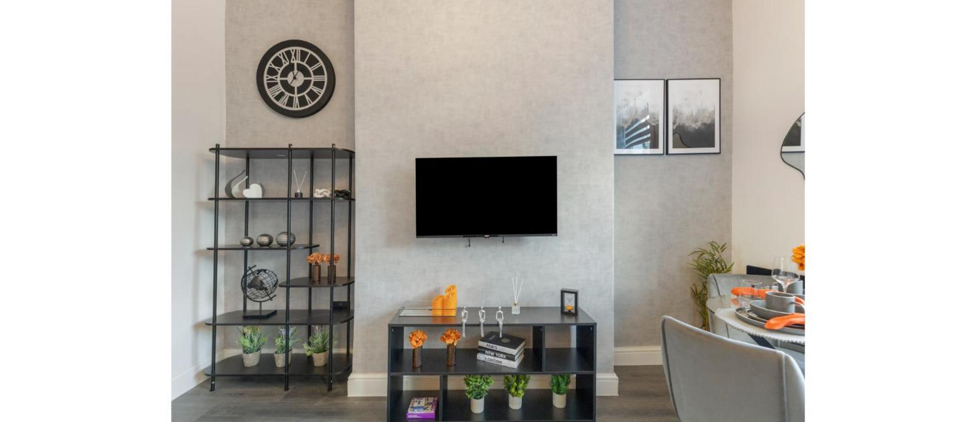 Simplicity Meets Warmth: 1-bed Delight Leilighet *