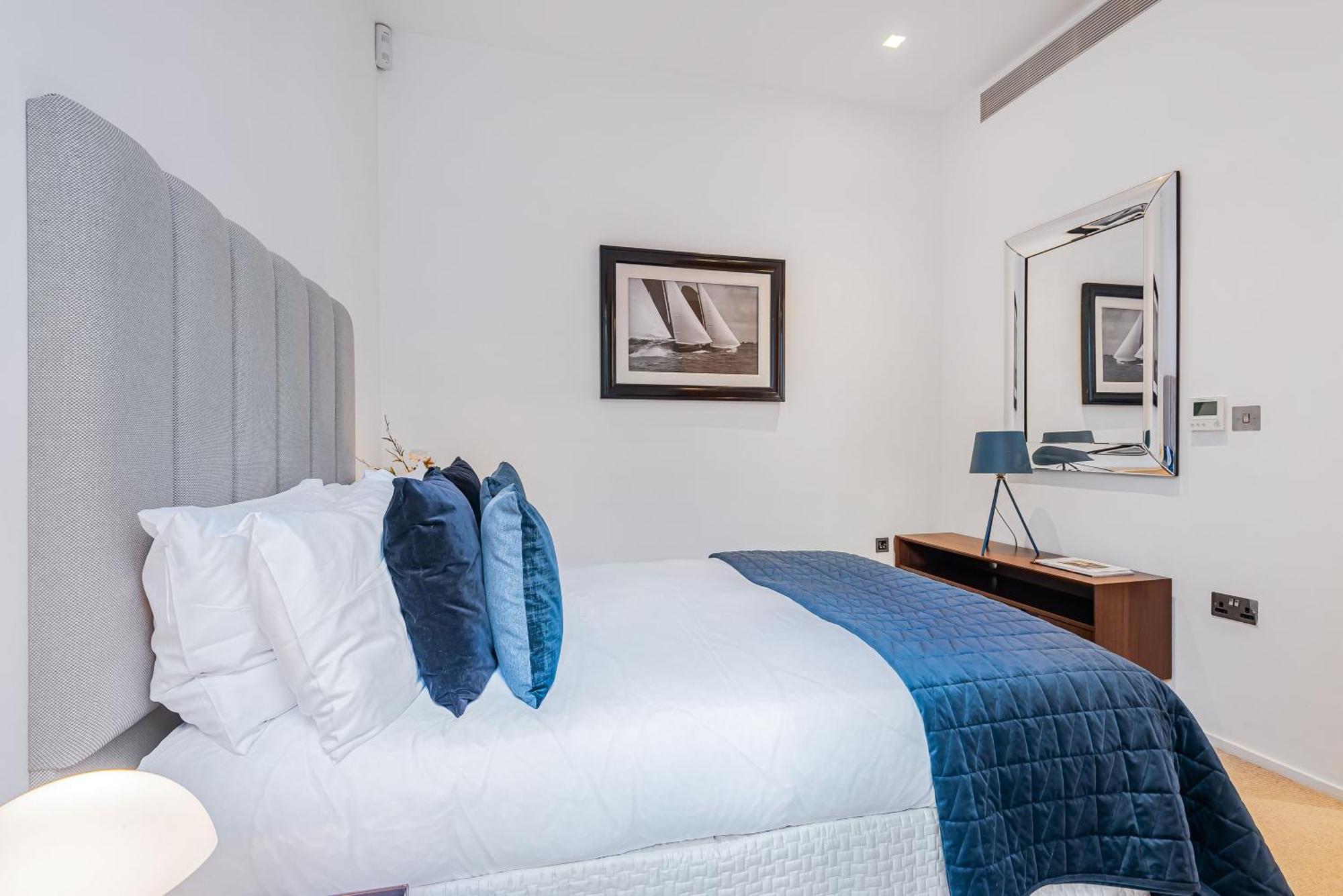 Arcore Premium Oxford Street Area Apartment