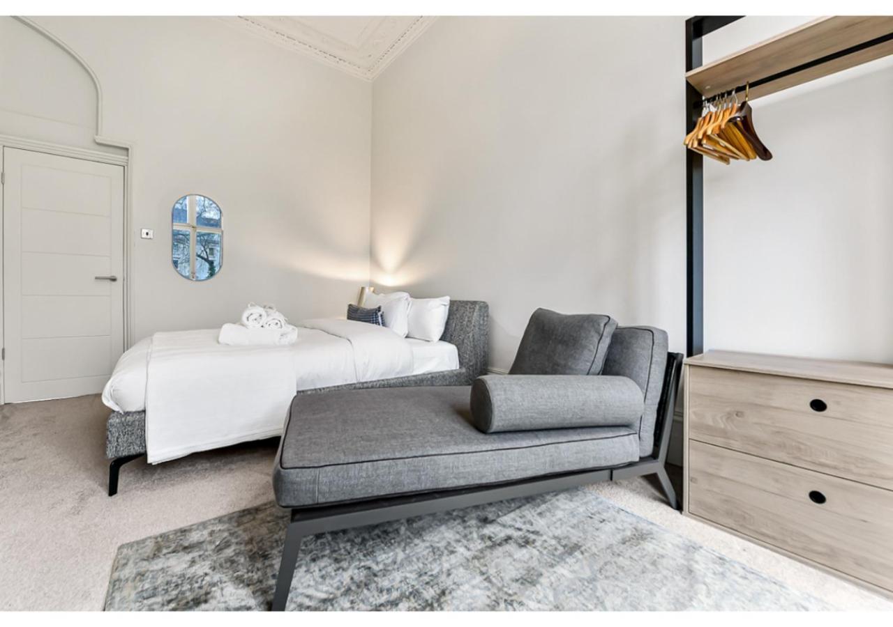 Upscale Urban Haven: Luxury Flat Apartamento