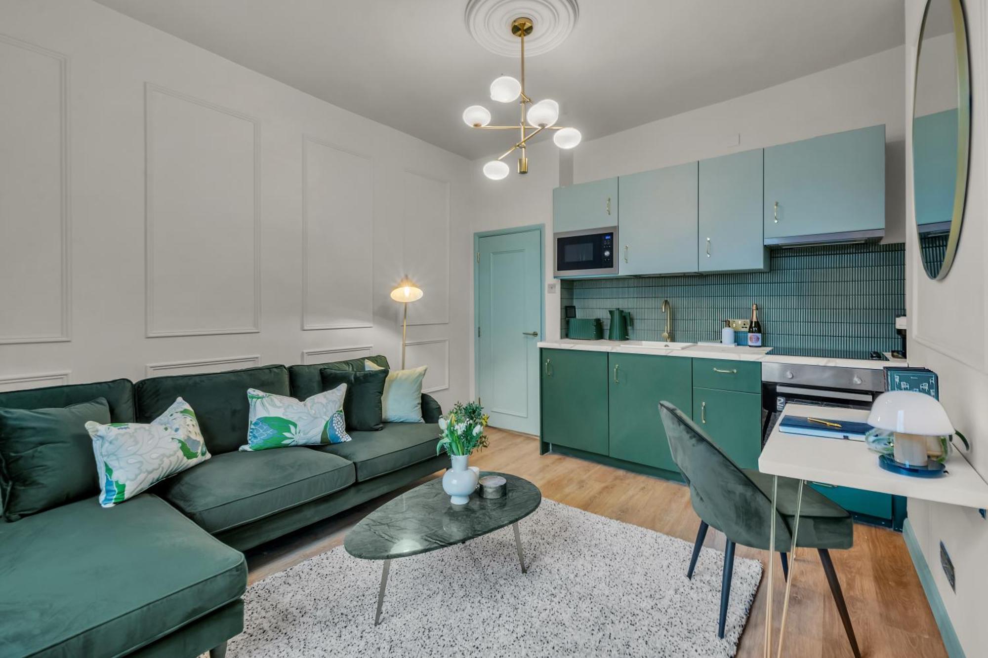 Apartment Mysquare Kensington Residences