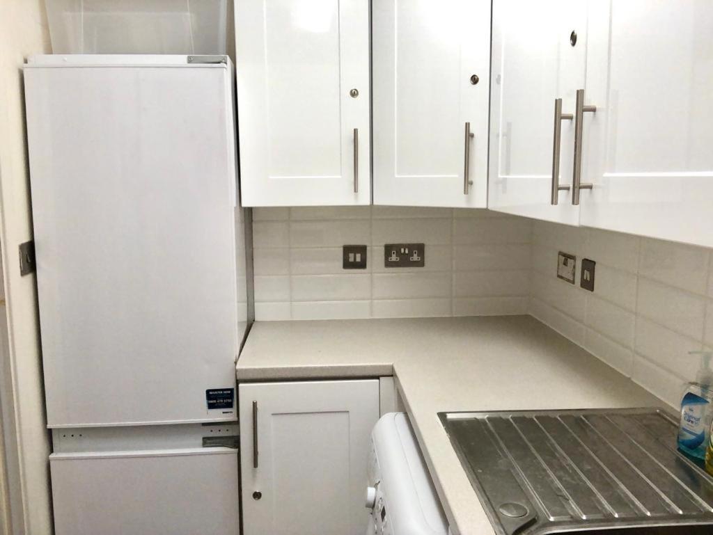 Metropolitan Coziness Private Bedrooms In Euston Station 161 * Londen