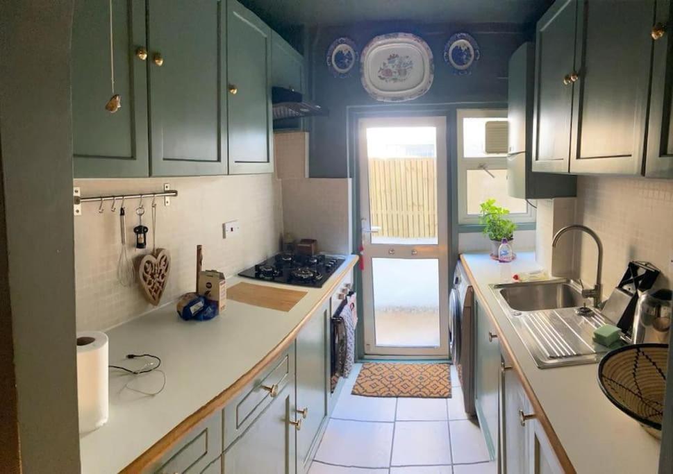 Apartment Kensal - Garden Retreat