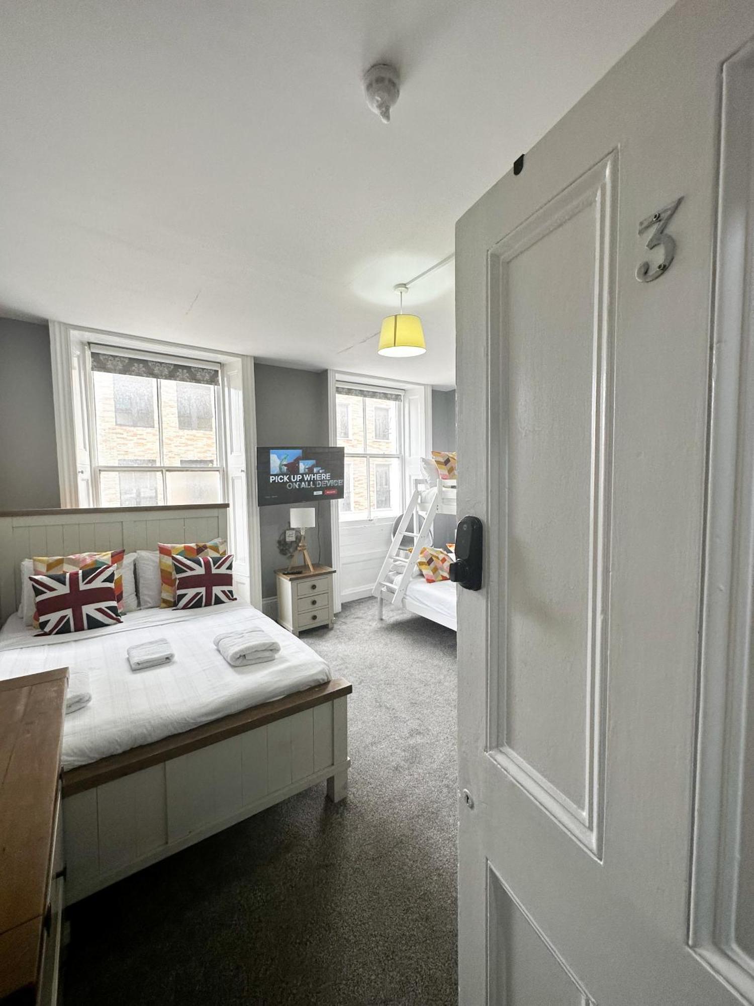 Guest house In Oxford Street *