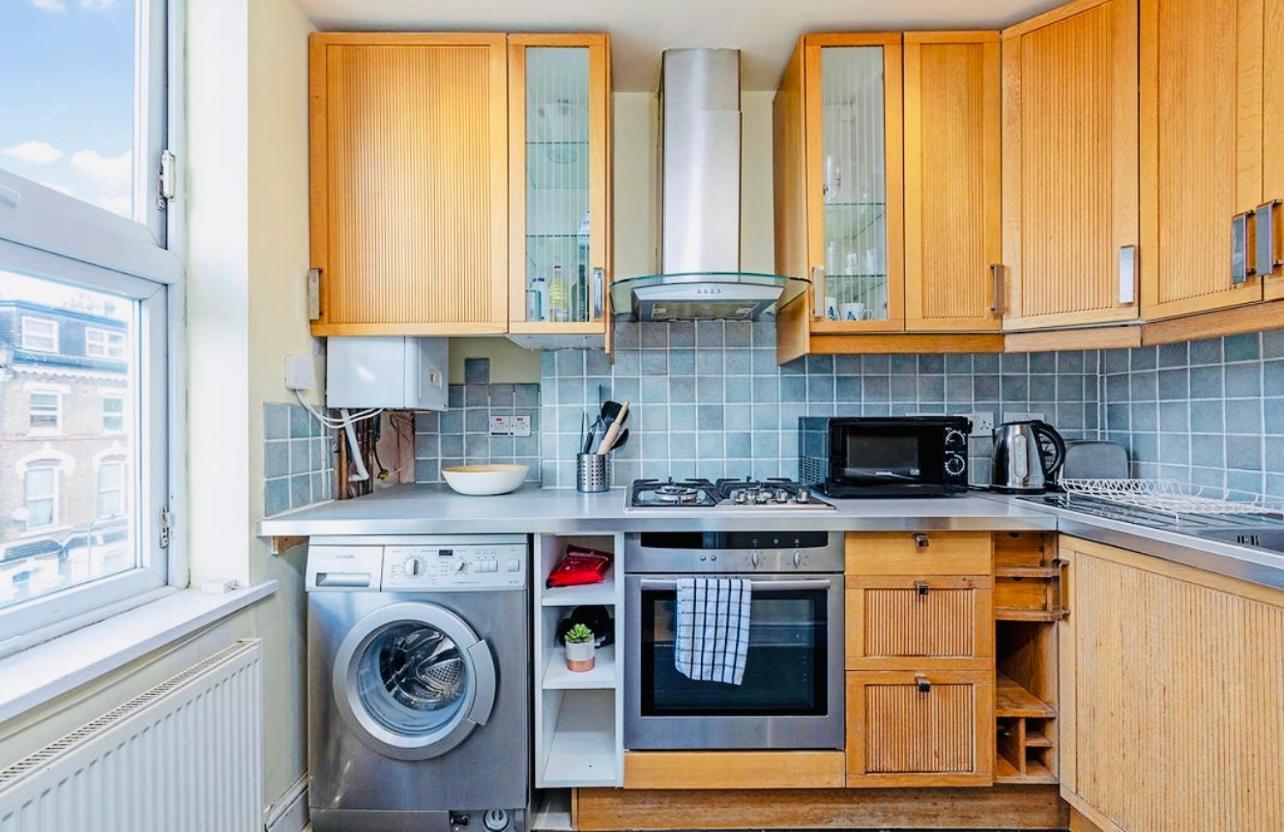 Charming Apartment, Sleeps 4- 15 Mins To Apartment