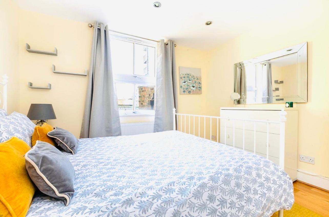 Charming Apartment, Sleeps 4- 15 Mins To London