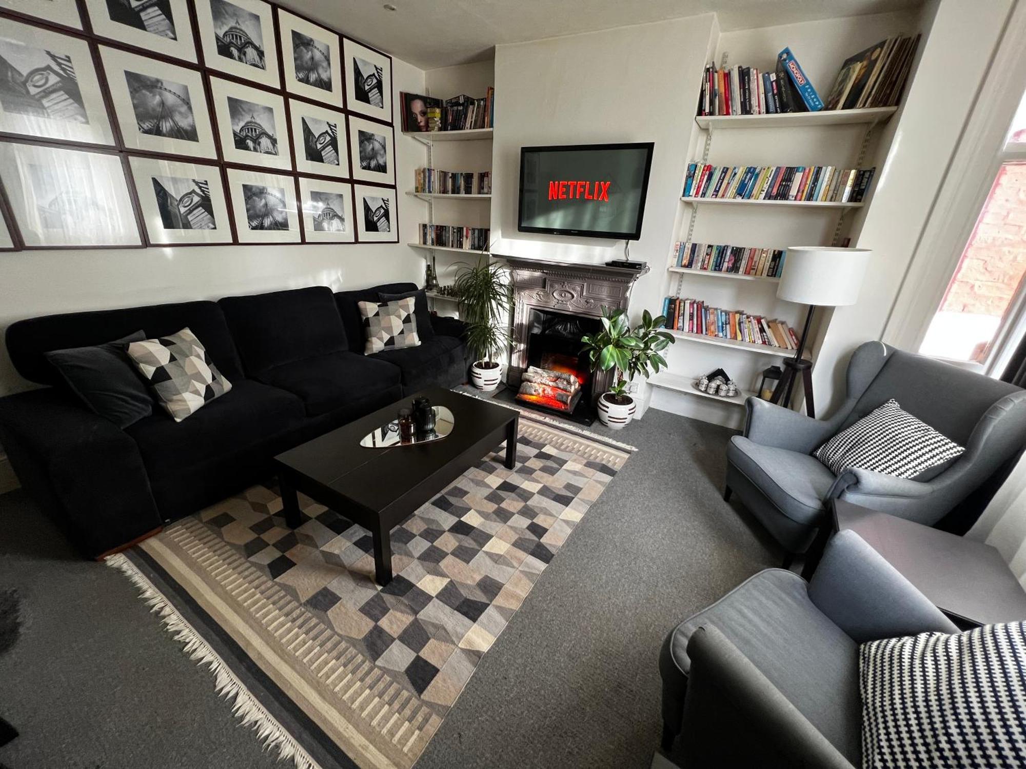 2 Bedroom Flat In Kensal Rise Apartment *