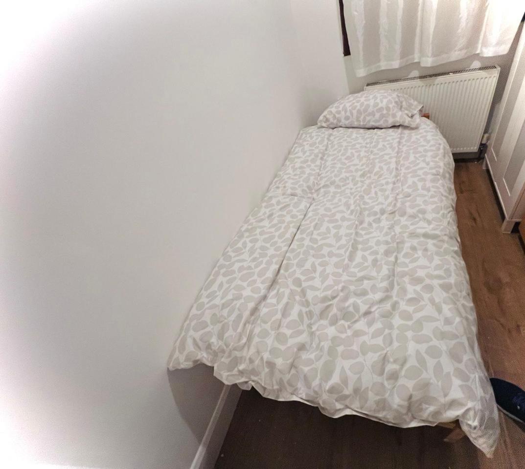 Guest house Private Single For Single Person R 03