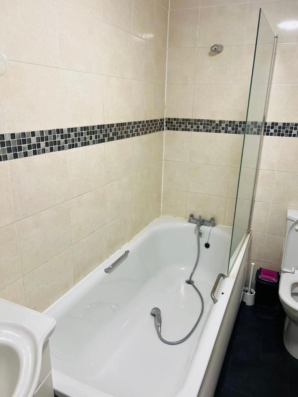 Private Single For Single Person R 03 London