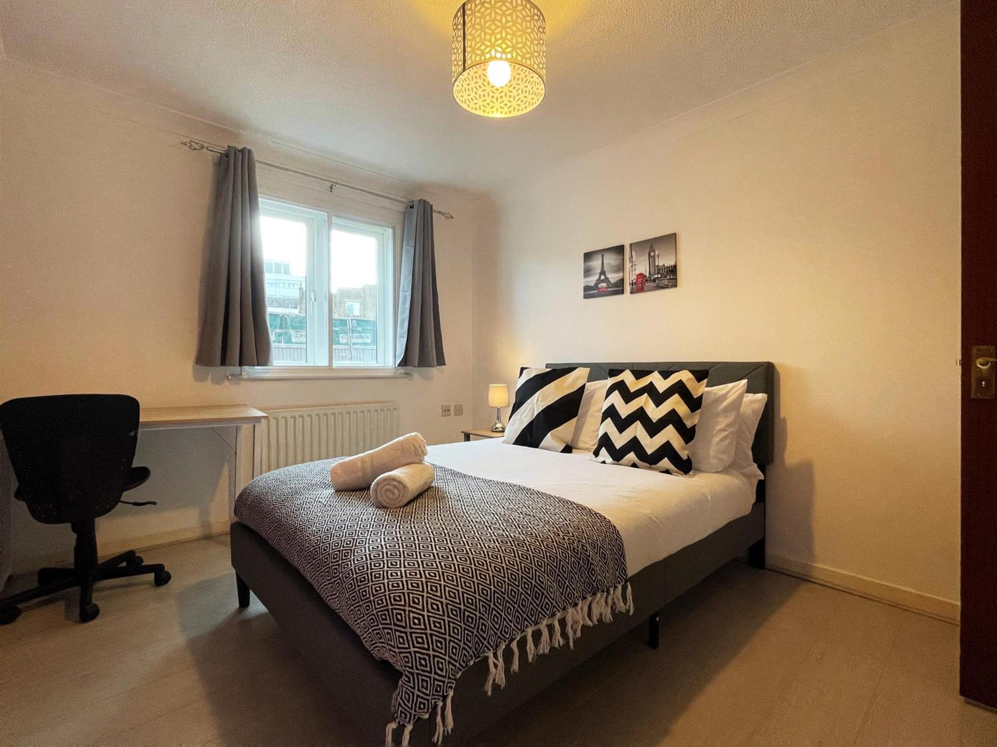 Rebecca Place At Whitechapel - 2 Double Beds, 1 Sofa Bed, Max 5 People Leilighet London