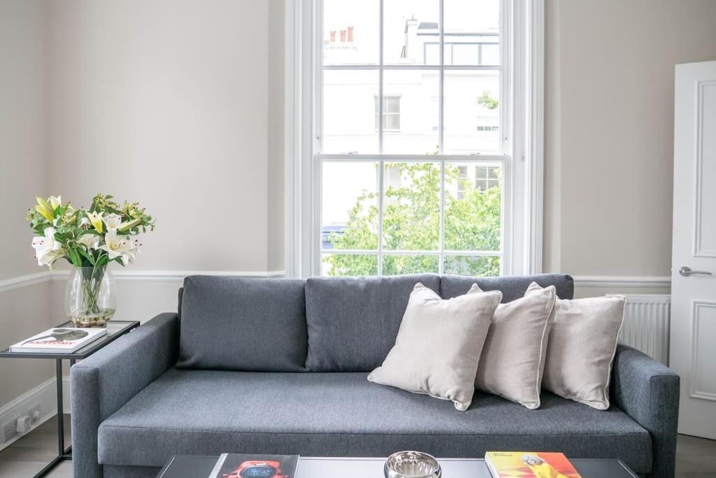 Spectacular Flat Located In Prime Notting Hill Apartment London