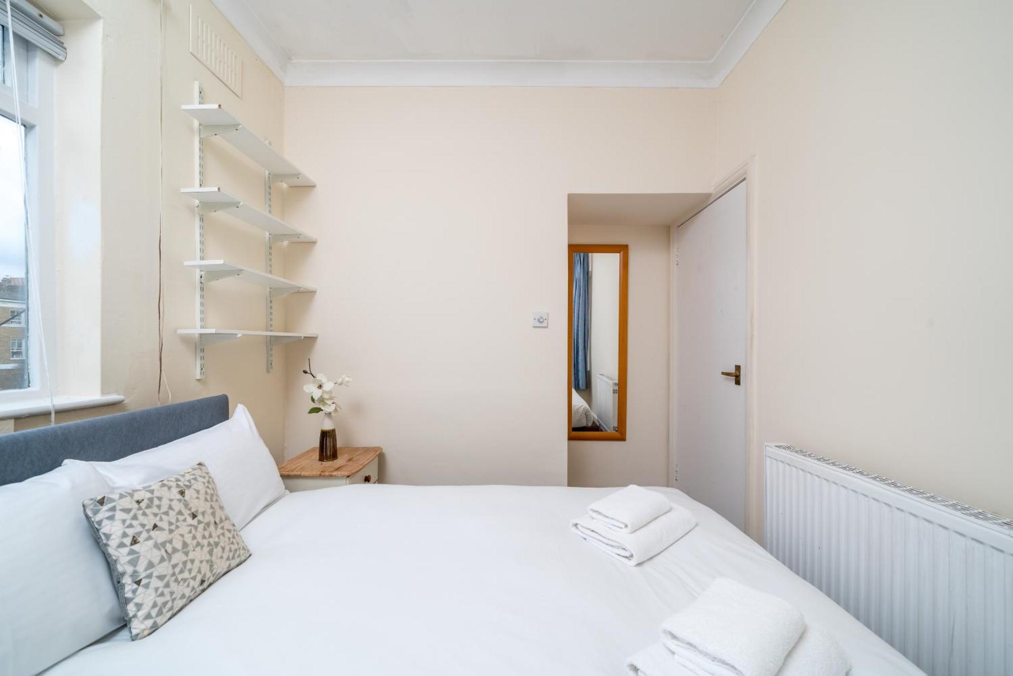 Cozy Maisonette Near Abbey Road Apartment