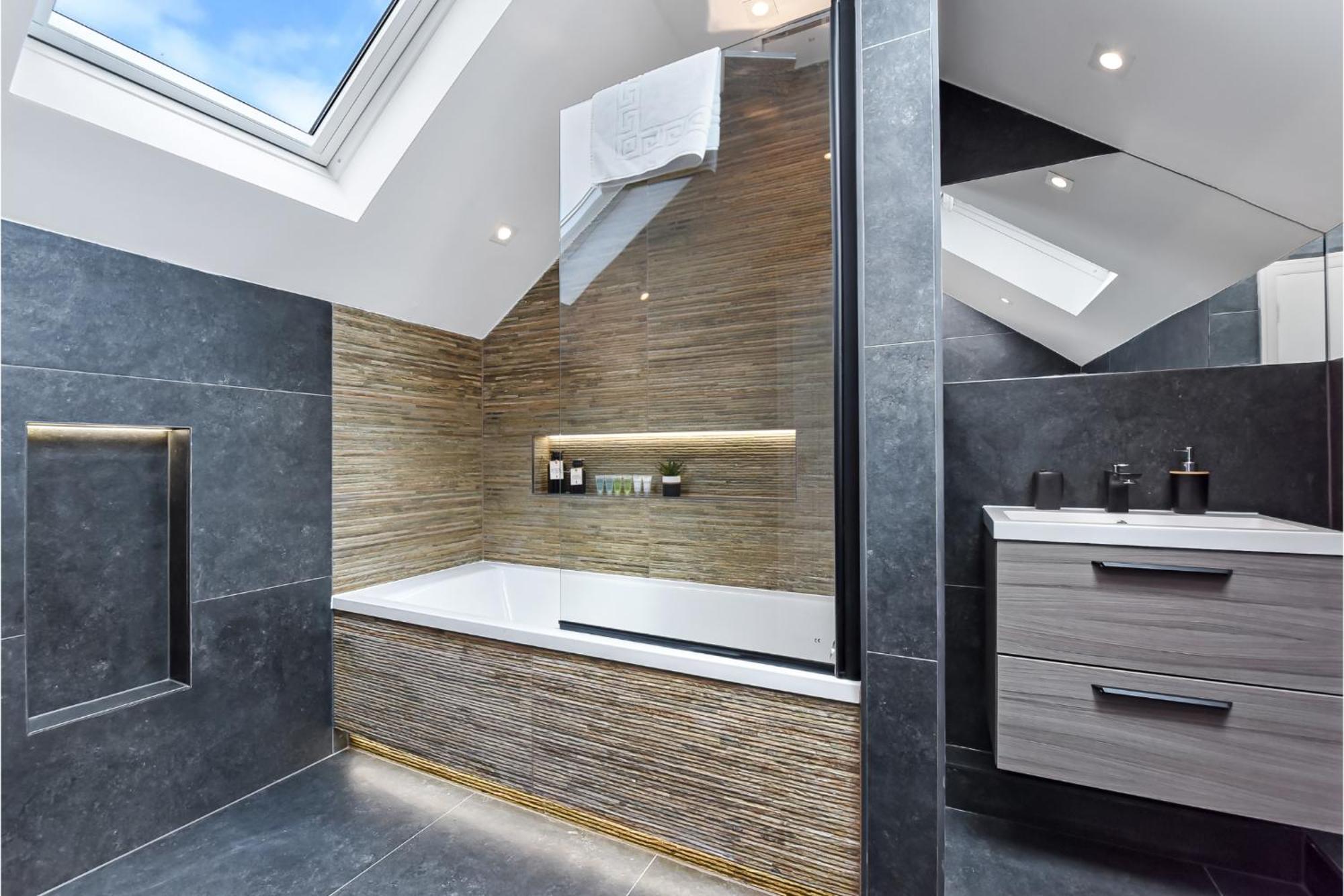 Creative Stylings 2 Bedroom In Wembley Park Apartment *