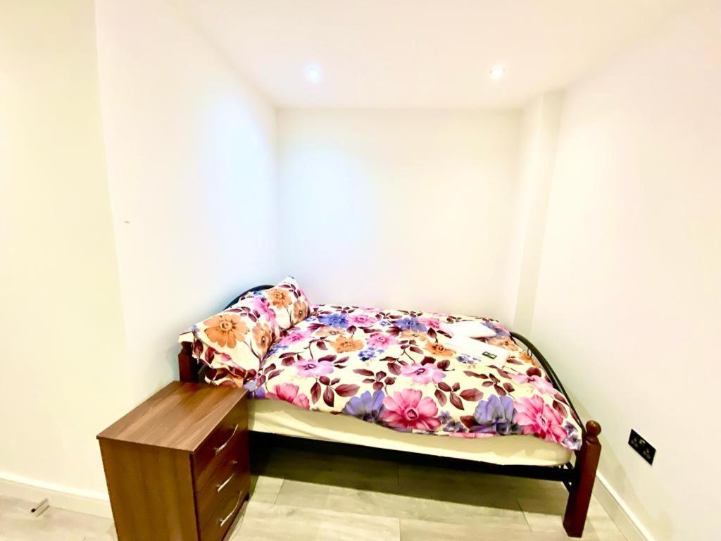 Comfortable One Bedroom Flat With Free Car Park In Apartment
