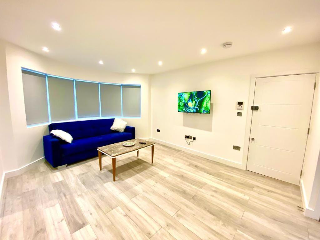 Apartment Comfortable One Bedroom Flat With Free Car Park In