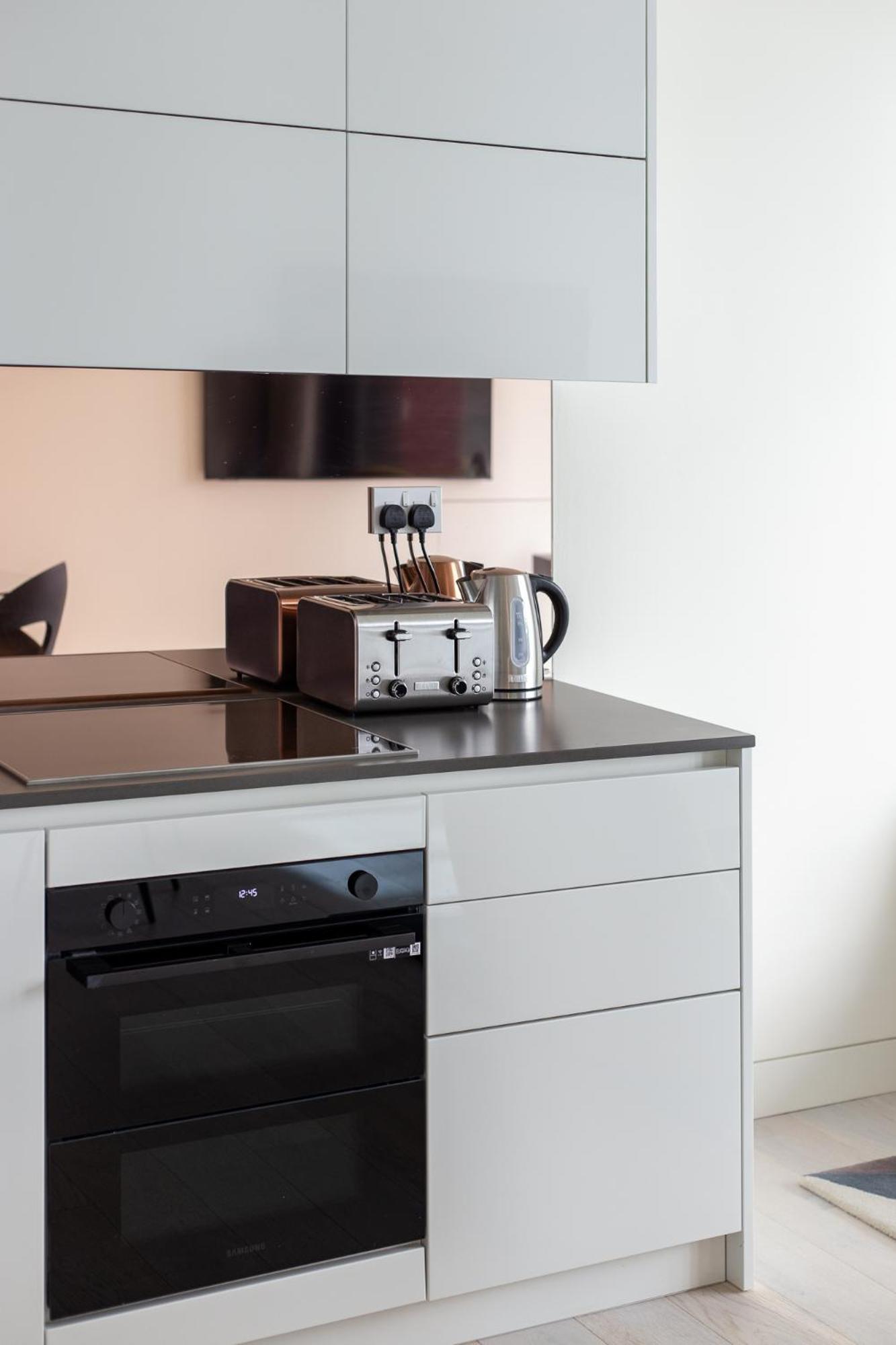 Designer In Mayfair/regent Street London