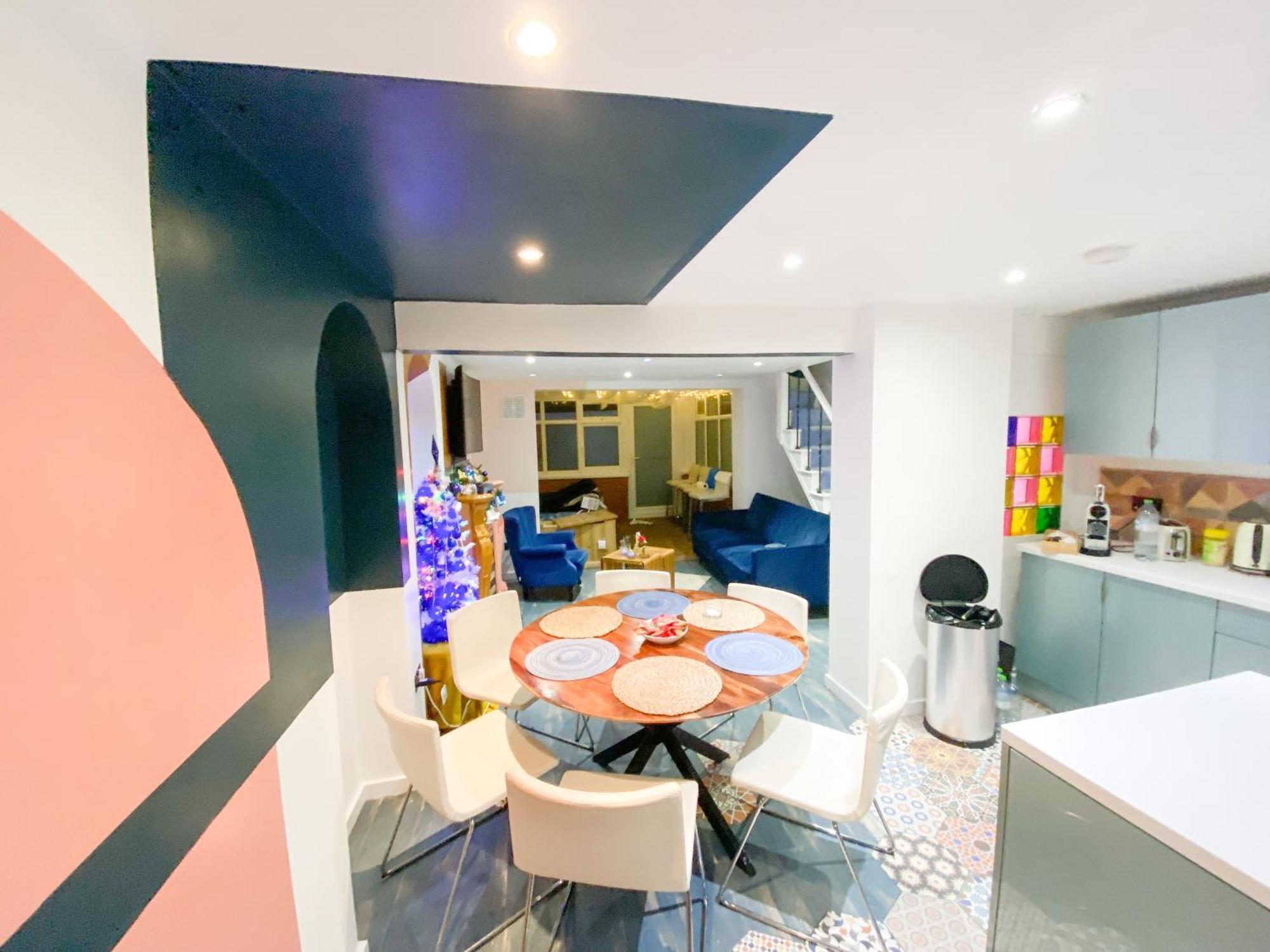 Big House With En-suites A Big Garden And Hot-tub Near Tower Bridge *