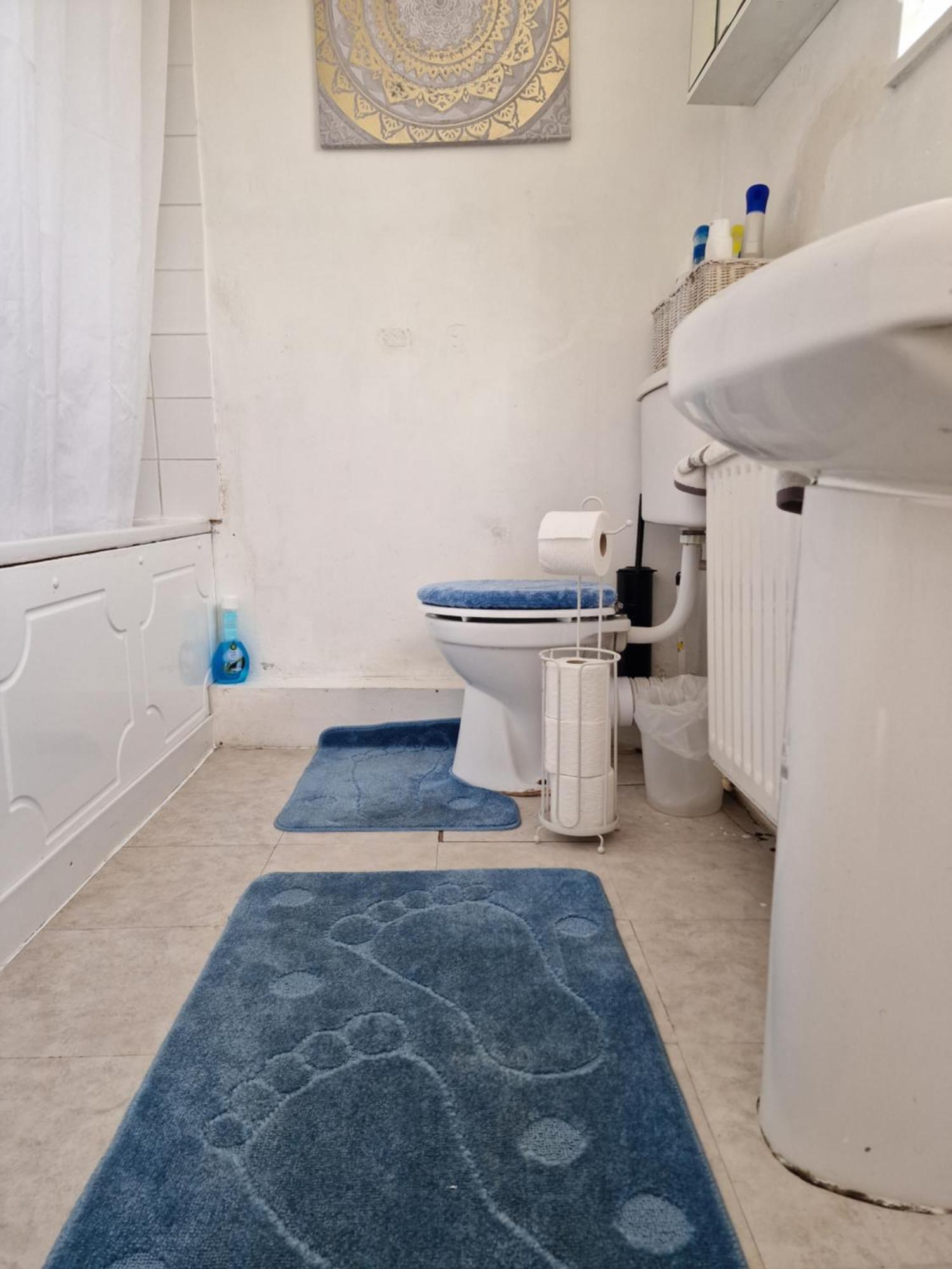 Privatunterkunft Spacious And Homely One Bedroom
