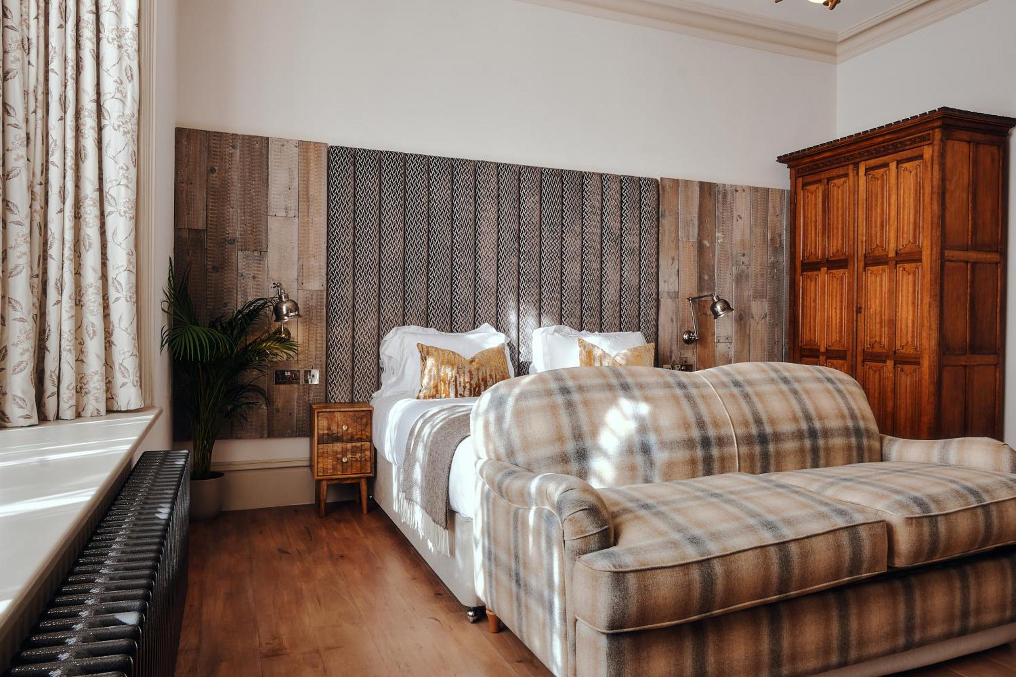 The Black Lion Pub & Boutique Inn London