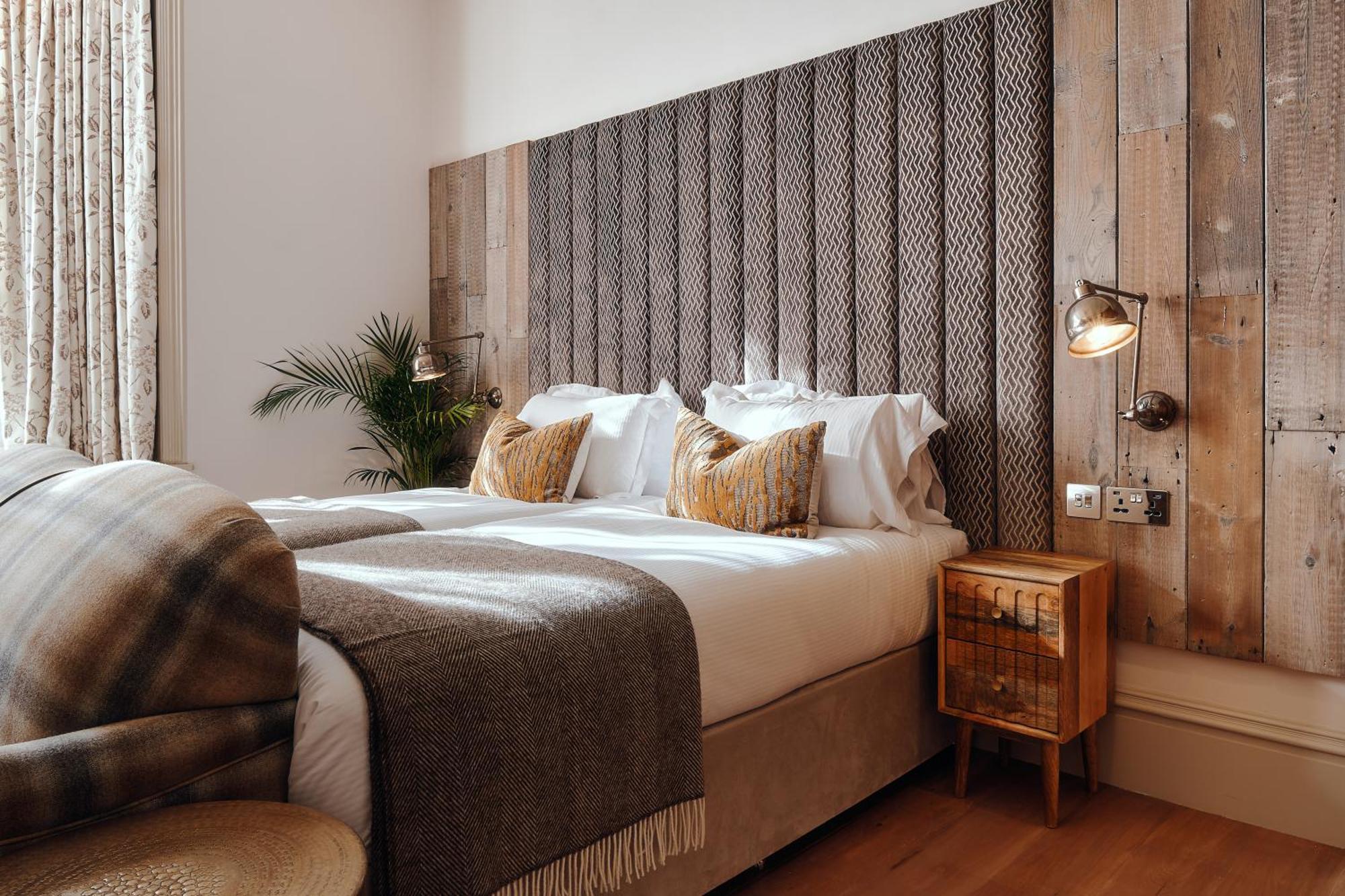 The Black Lion Pub & Boutique Inn