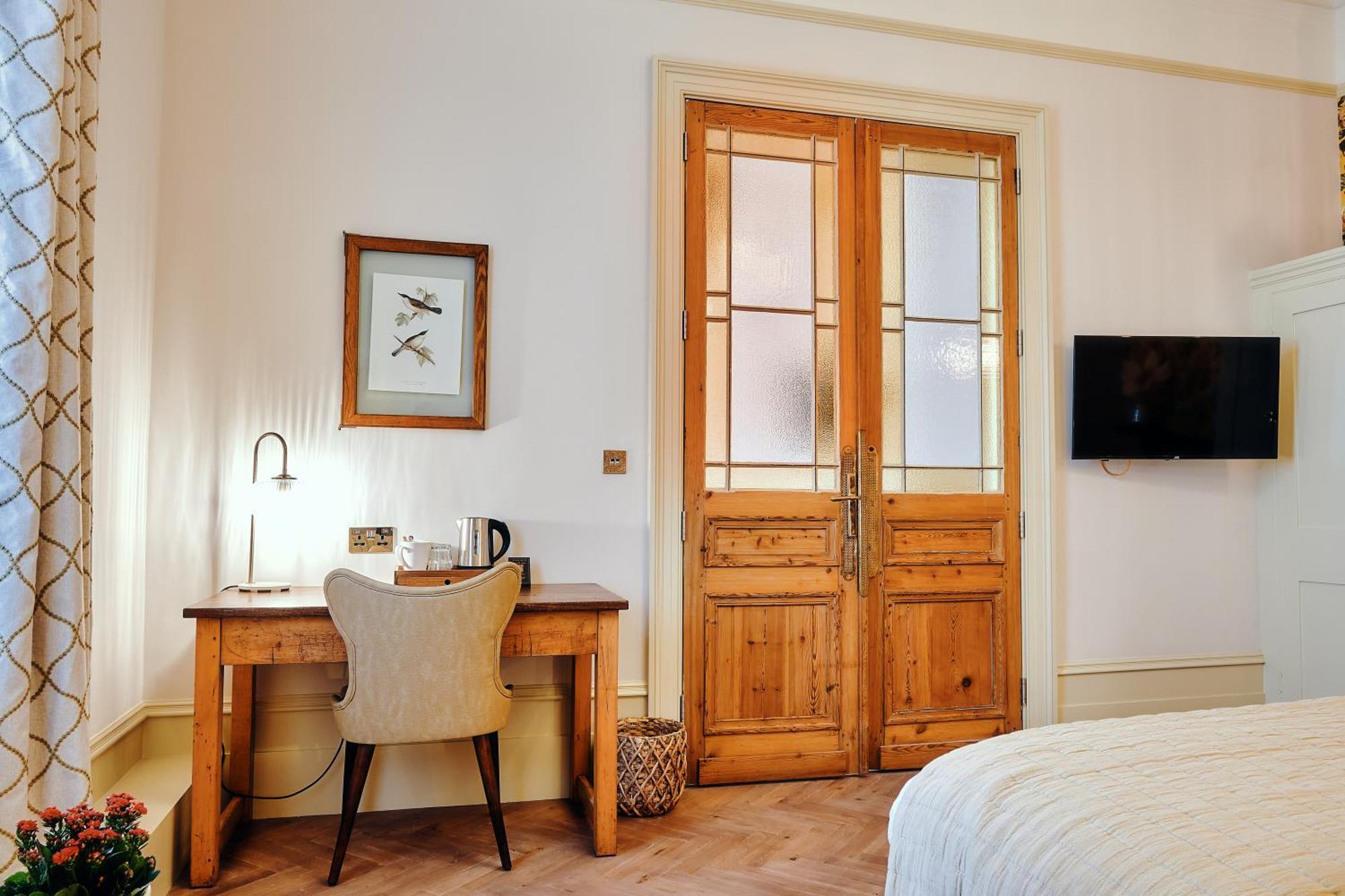 The Black Lion Pub & Boutique 3* London