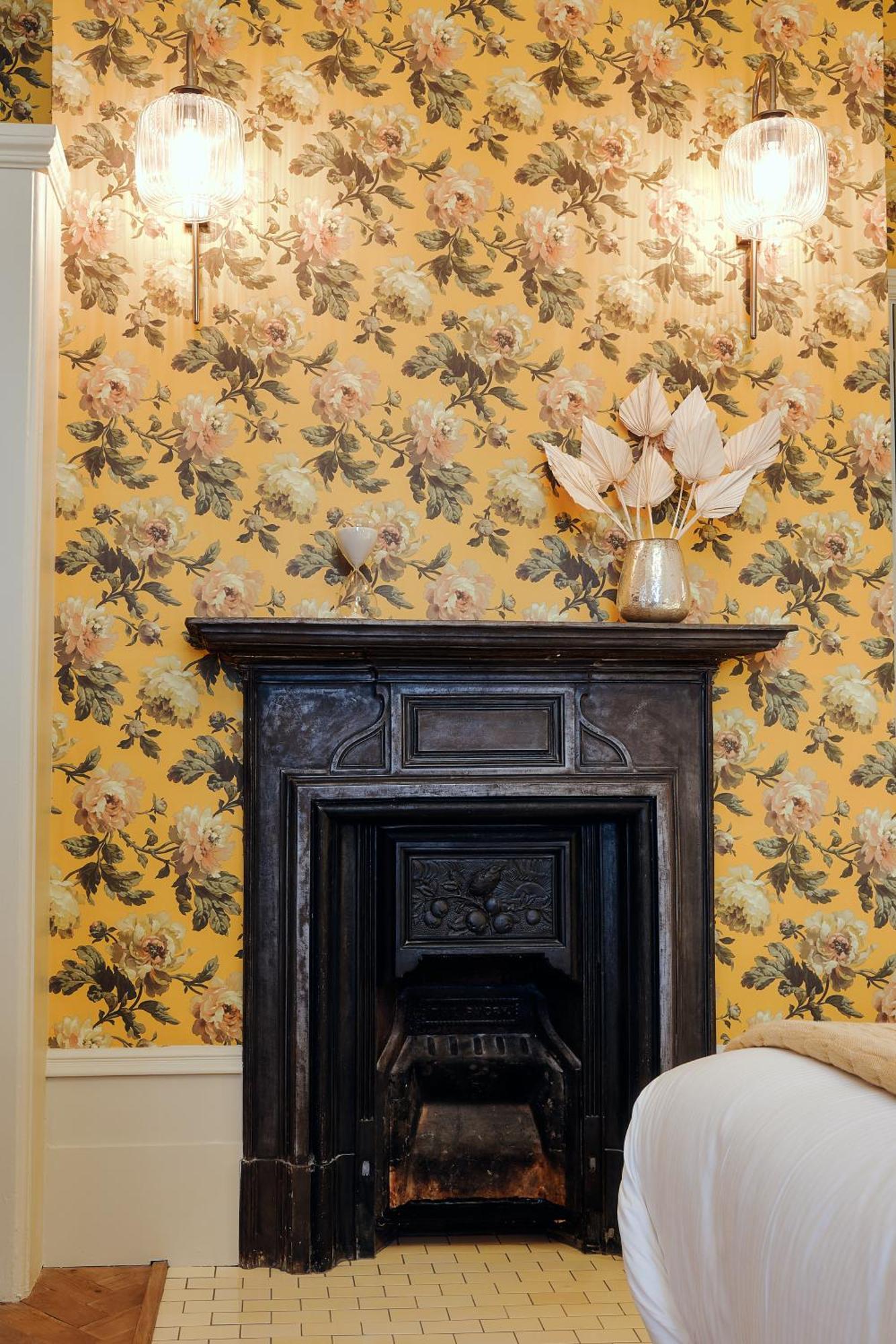 The Black Lion Pub & Boutique 3* London