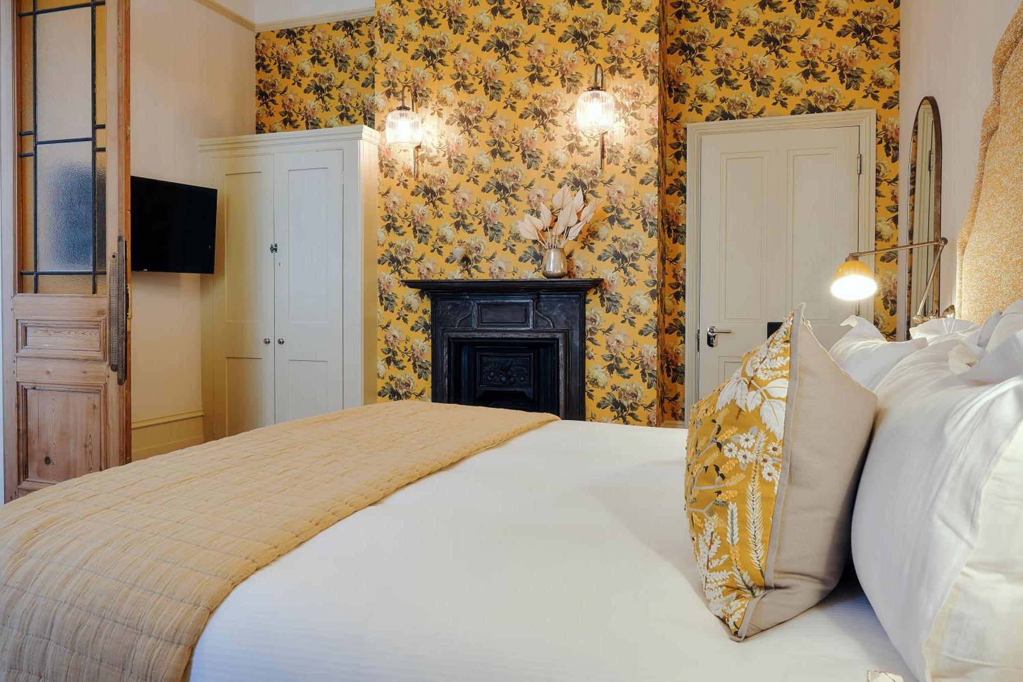 The Black Lion Pub & Boutique Inn