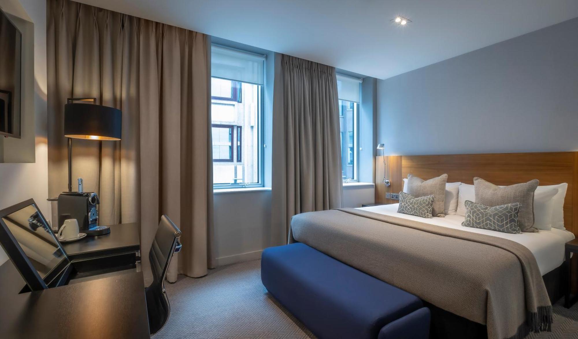 Clayton Hotel 4*