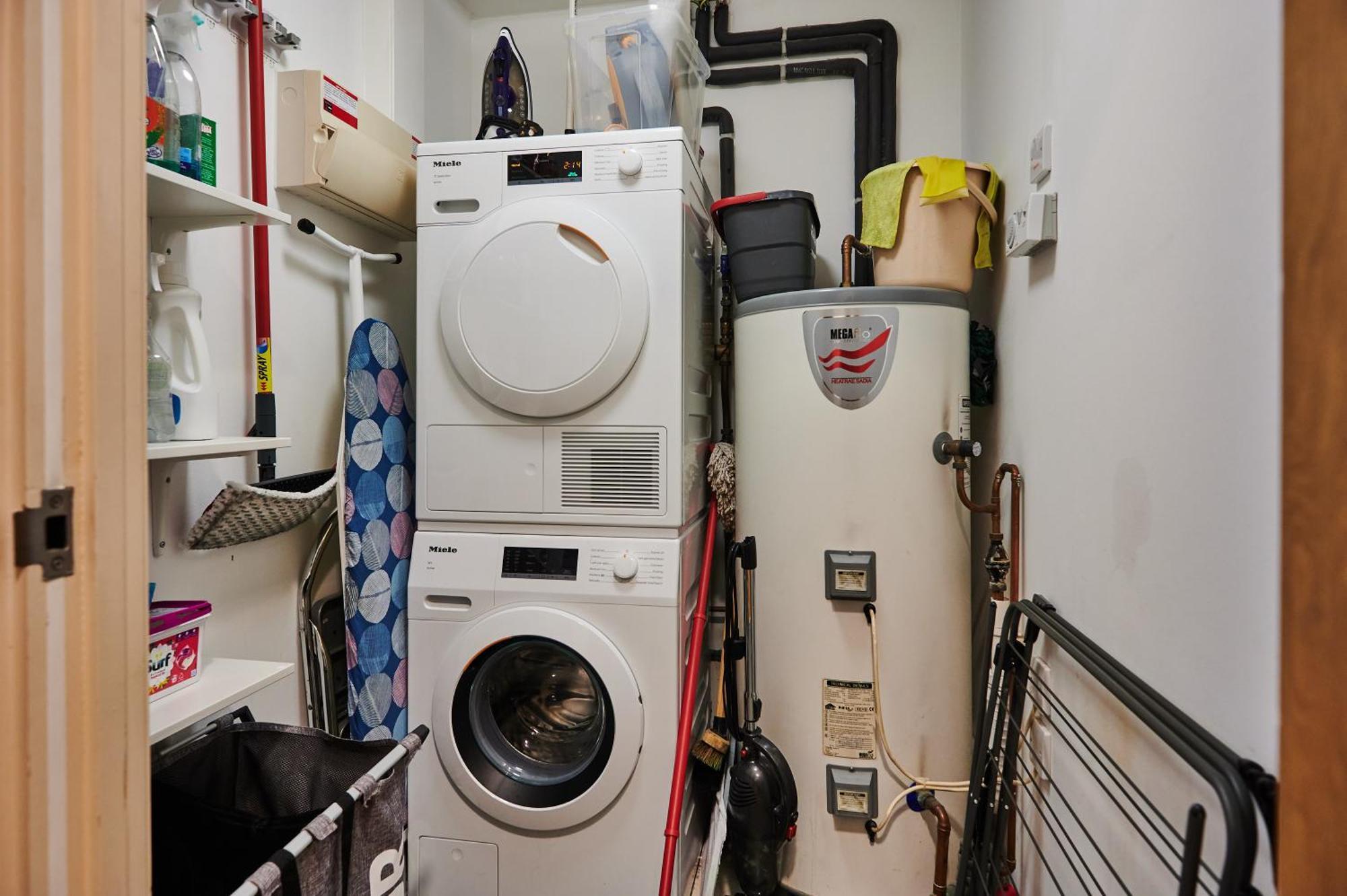 Bright 2 Bedroom Flat In Old Street With Balcony * Londen