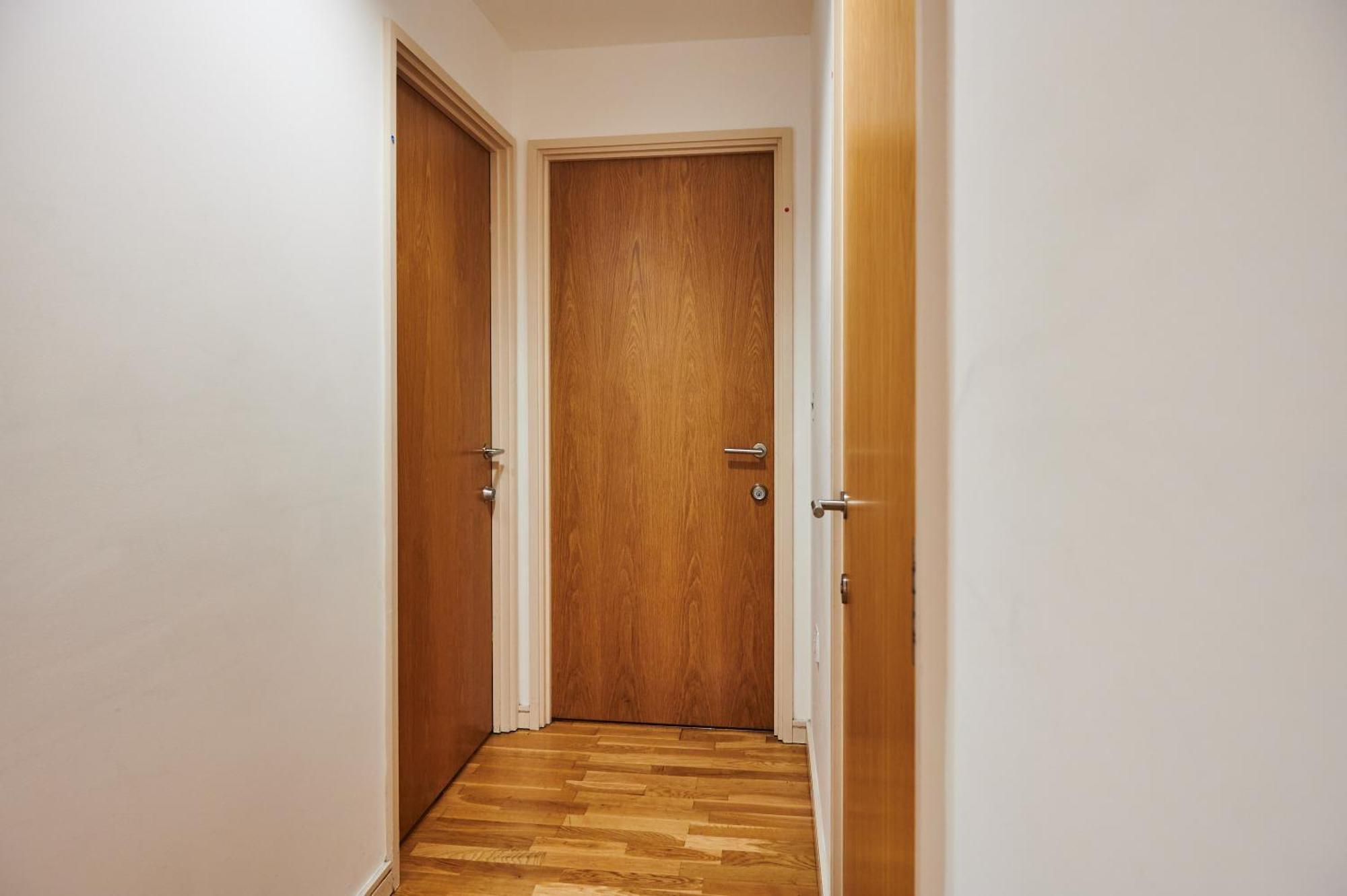 Bright 2 Bedroom Flat In Old Street With Balcony Londen