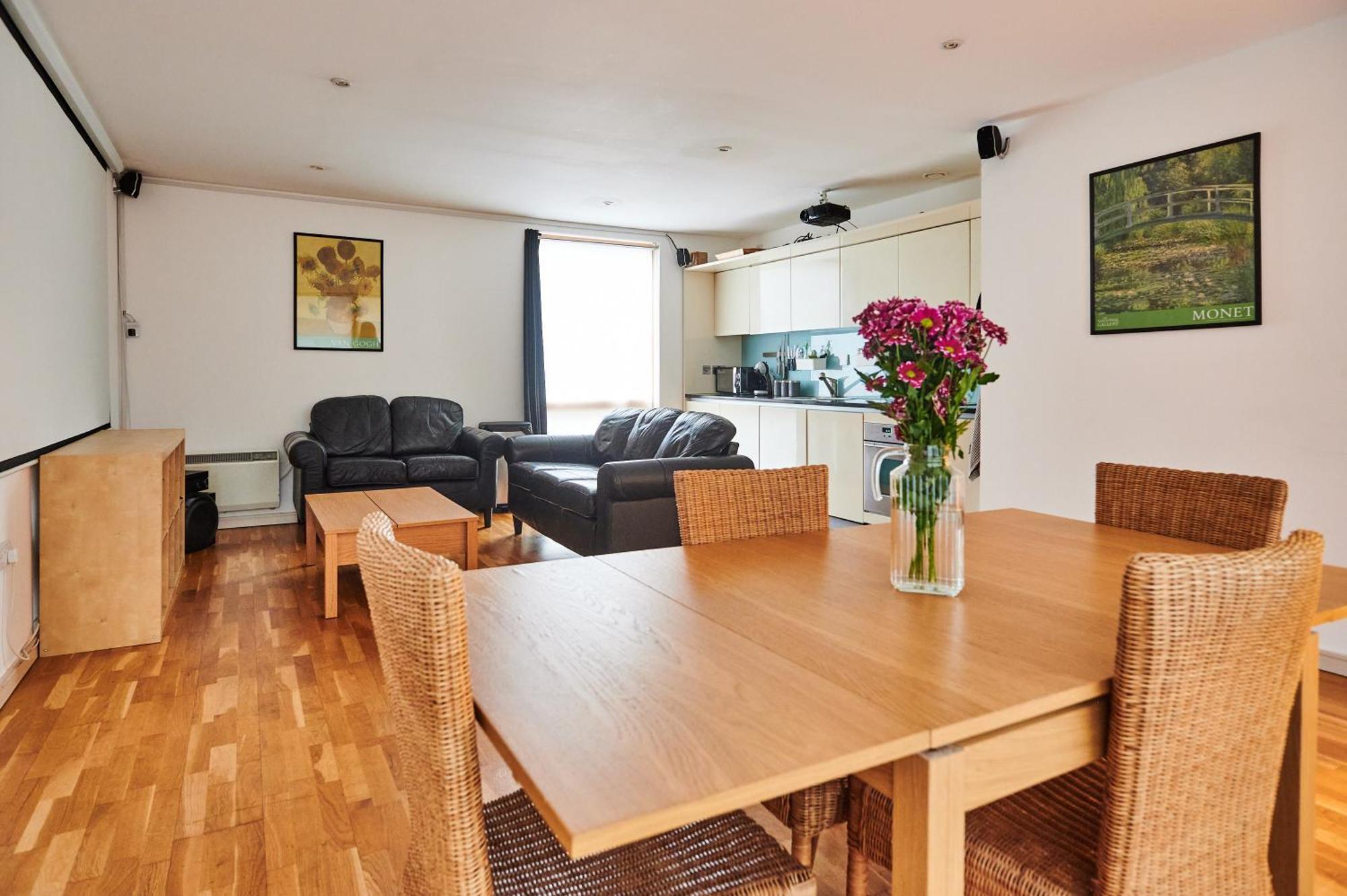 Appartement Bright 2 Bedroom Flat In Old Street With Balcony Londen