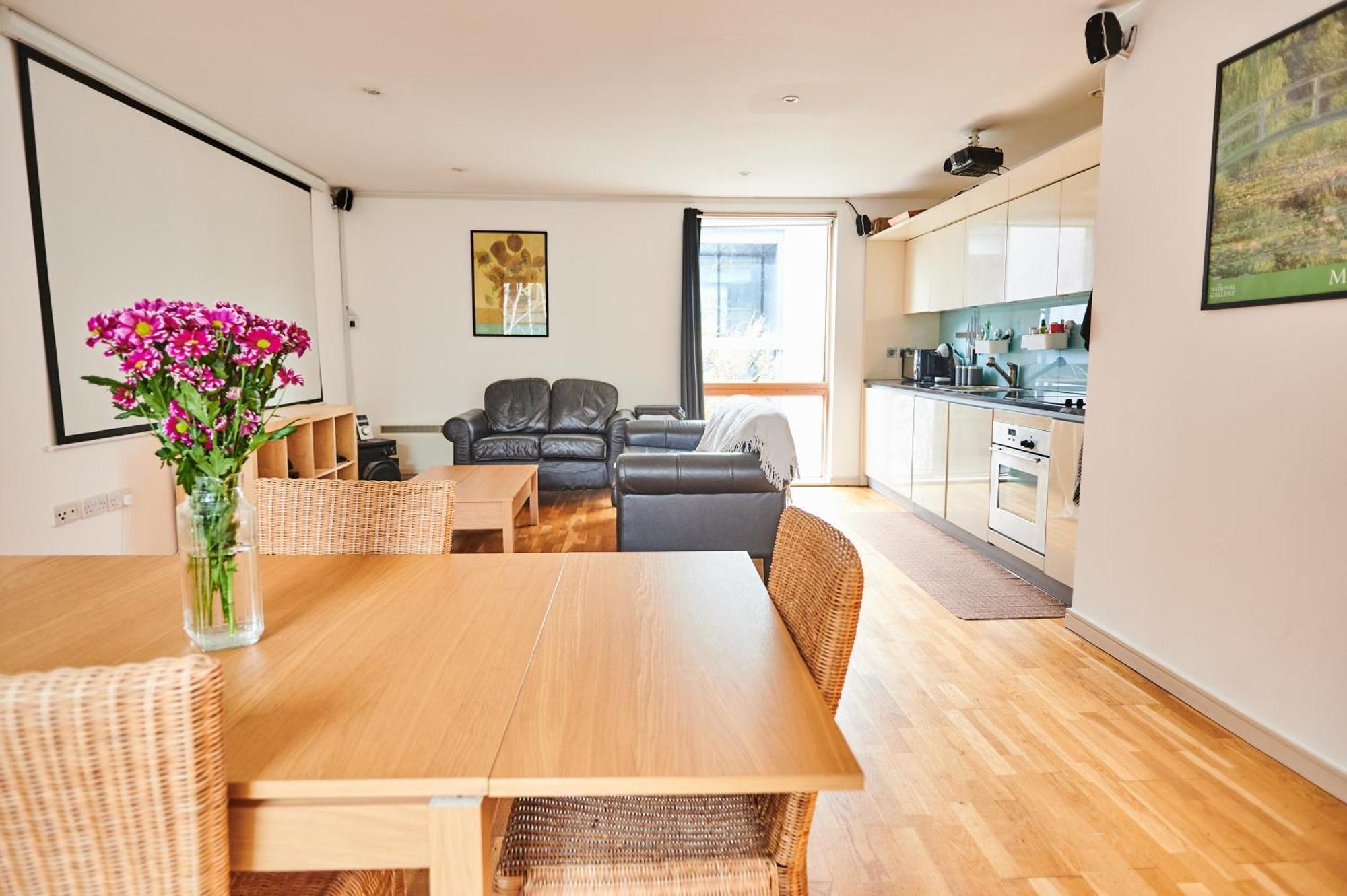 Bright 2 Bedroom Flat In Old Street With Balcony Appartement