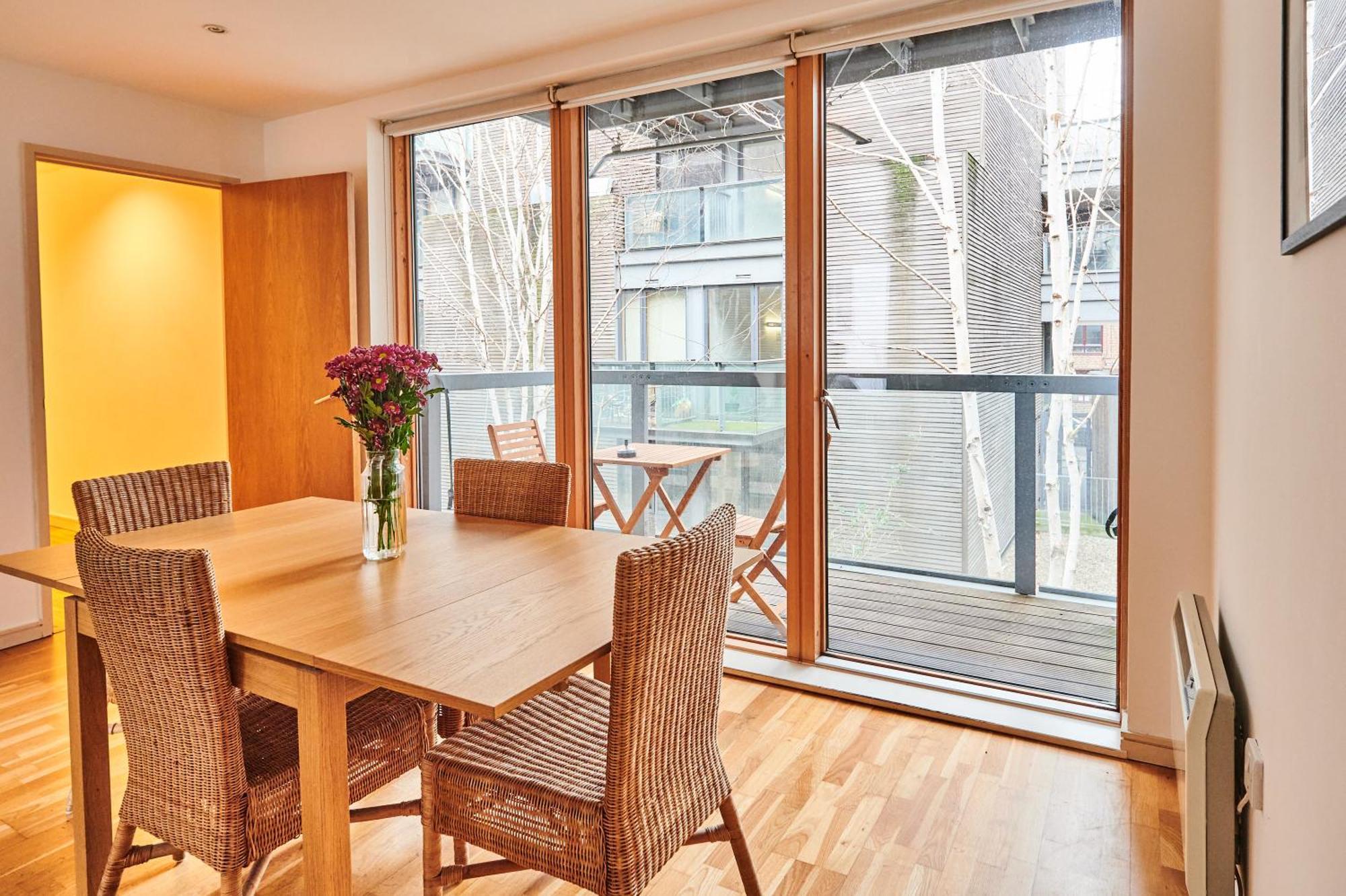 Bright 2 Bedroom Flat In Old Street With Balcony Appartement *
