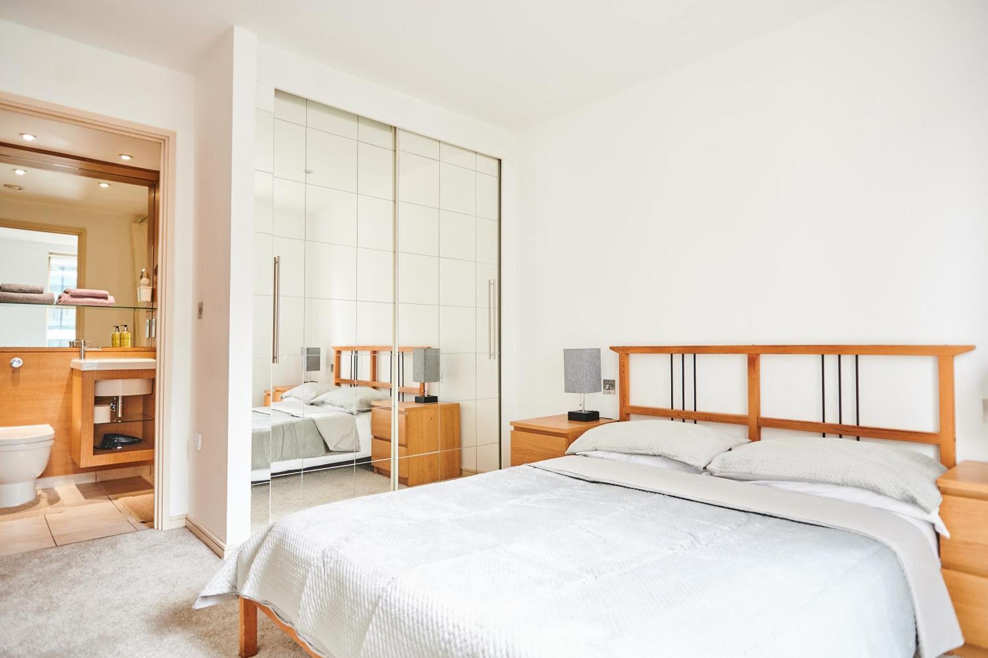 Appartement Bright 2 Bedroom Flat In Old Street With Balcony Londen