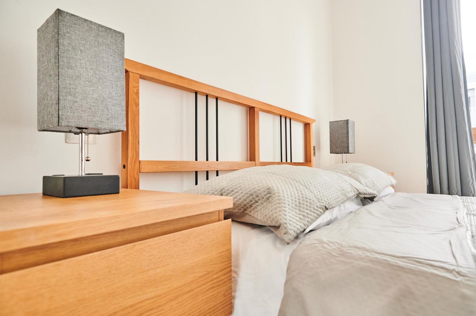 Bright 2 Bedroom Flat In Old Street With Balcony Appartement Londen