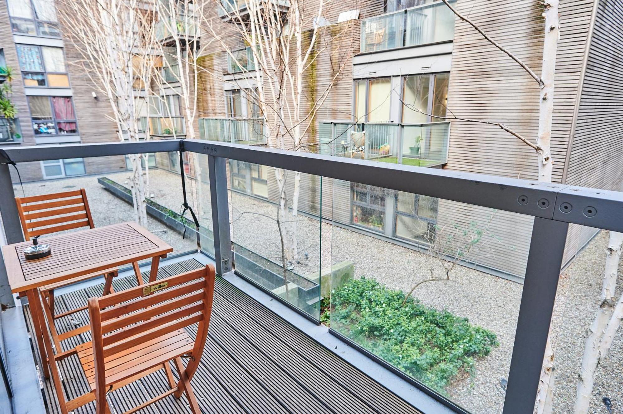 Bright 2 Bedroom Flat In Old Street With Balcony Appartement *
