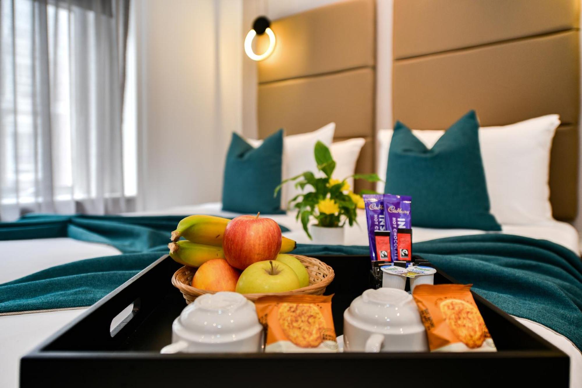 Queens Park Premier Hyde Park Hotel