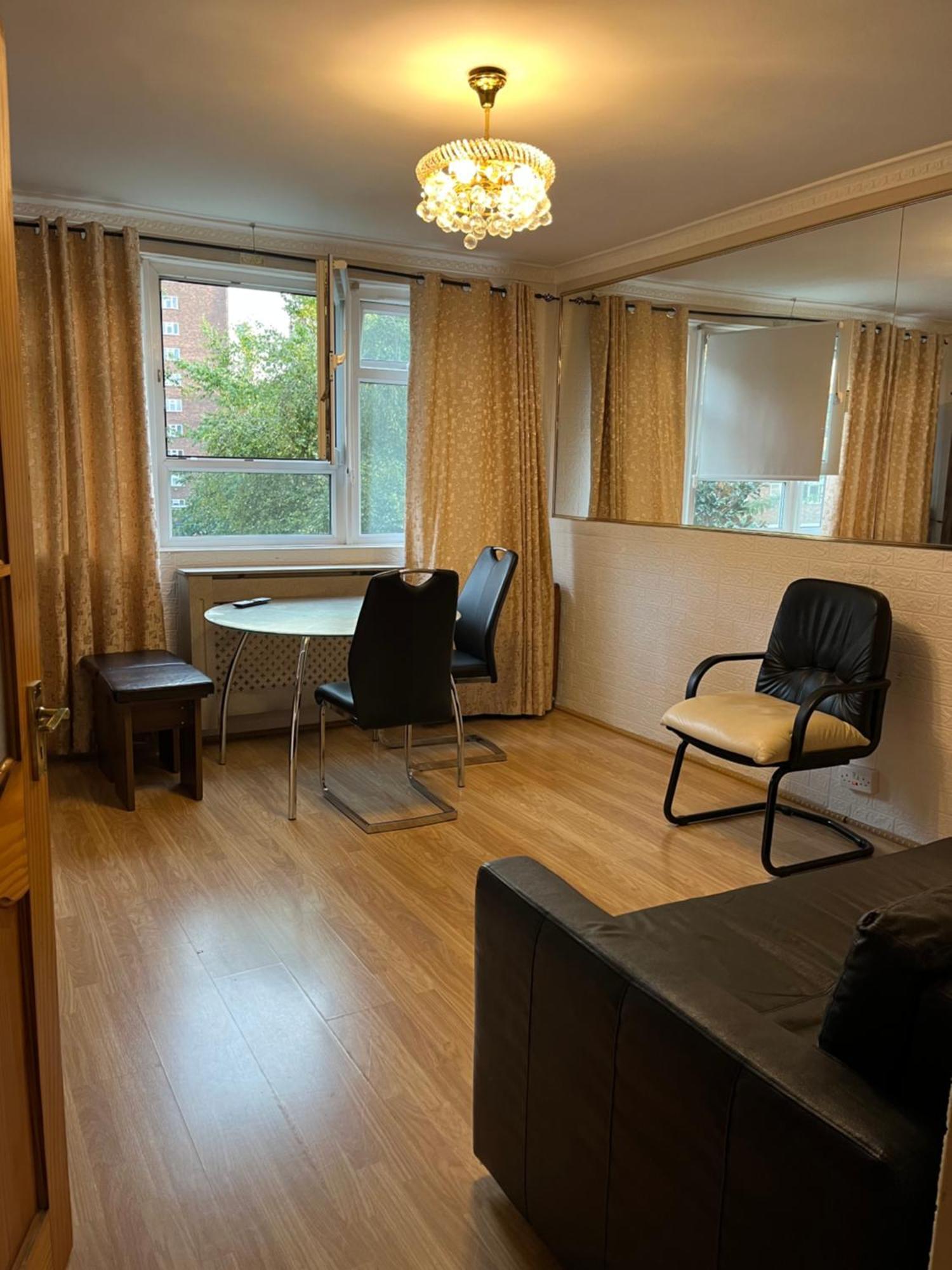 1 Bedroom Flat Close To With Free Parking Arrangement Leilighet *