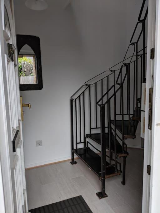 Private 2 Bed Flat Close To Excel & Airport Apartamento