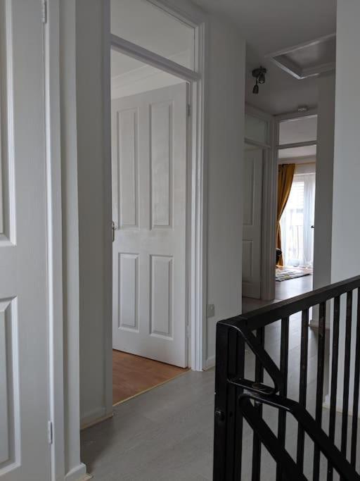 Private 2 Bed Flat Close To Excel & Airport Apartamento *